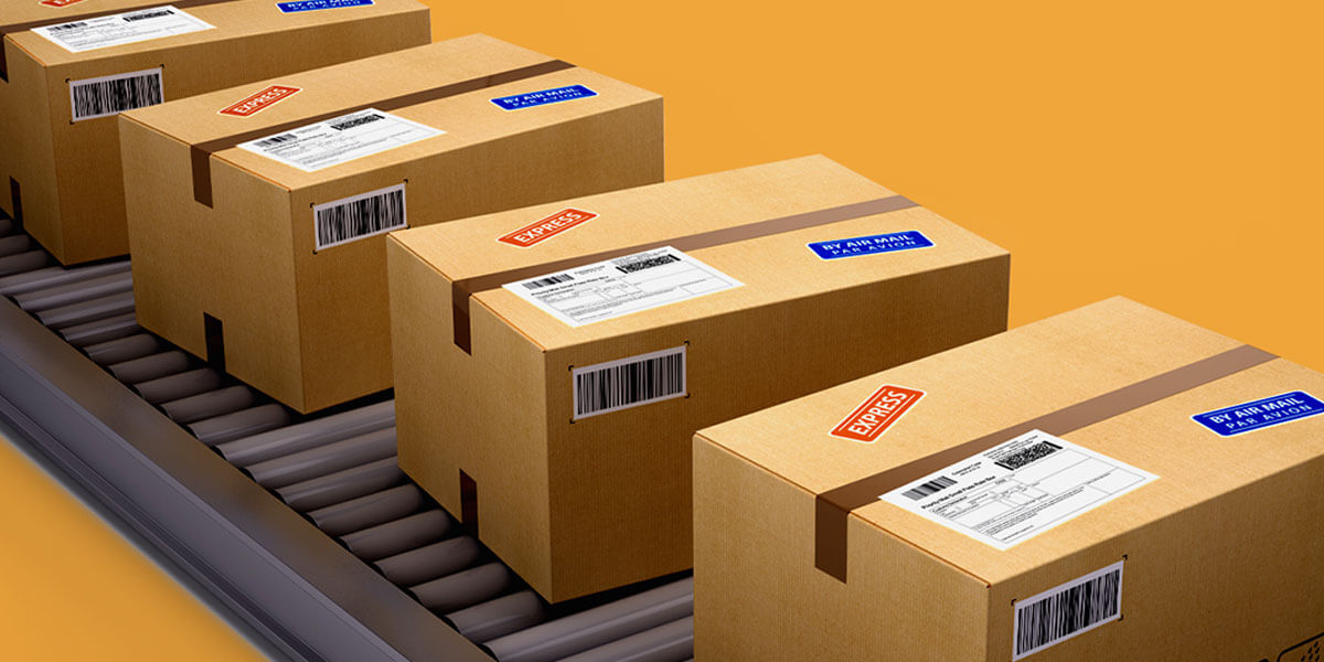 https://www.cnb.com/content/dam/cnb/business-banking/insights/272938/what-are-microfulfillment-centers.jpg